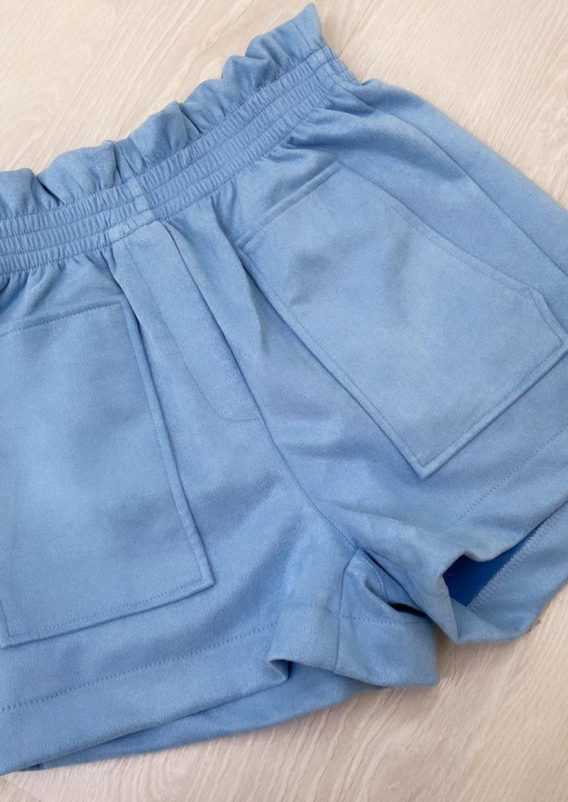 Short suédine bleu ciel